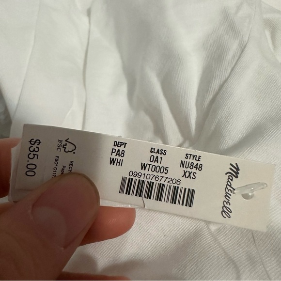 Madewell Essential Slim Tee in Lightweight Cotton - Picture 4 of 4